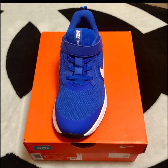 BOYS NIKE SHOES - Picture 4 of 6